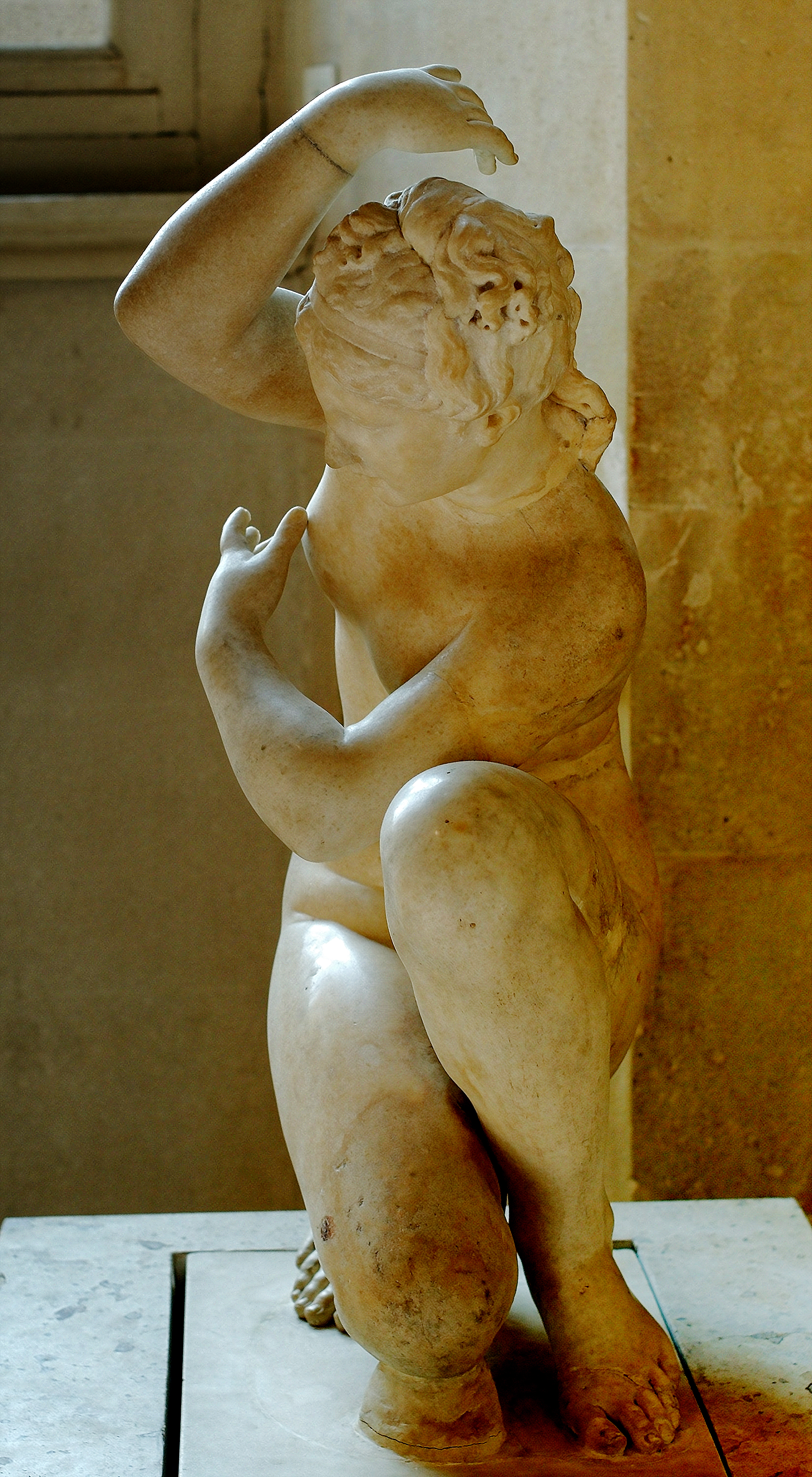 CROUCHING APHRODITE, Musée du Louvre, Paris, France, Aphrodite Accroupie, 4