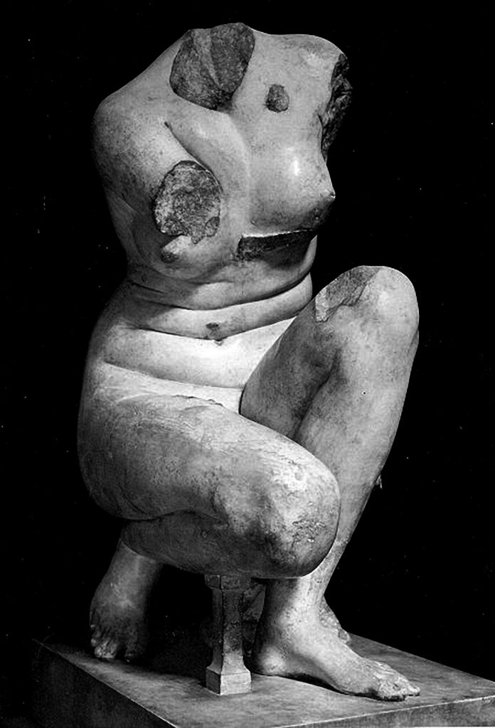 Venus De Vienne Crouching Venus (Aphrodite), Louvre Museum, Paris, France, 1, C