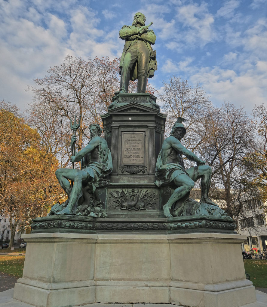 Denkmal des Admiral Wilhelm von Tegetthoff - 1827-1871 Graz Tegetthoffplatz 1877 von Carl Kundmann 1838-1919 - sculptor